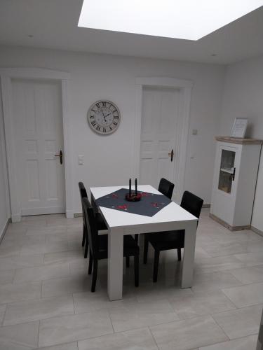 設施, Ferienwohnung Lindenblick in 阿倫斯費爾德