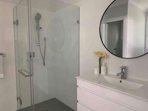 Maya Newcasle 6 bedrooms home in 查爾斯鎮