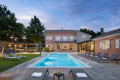 Villa Green Frame in Cental Istria for families with playground and wellness - Accommodation - Butkovići