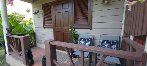 Instalaciones, Green Monkey Cottage in Bromefield