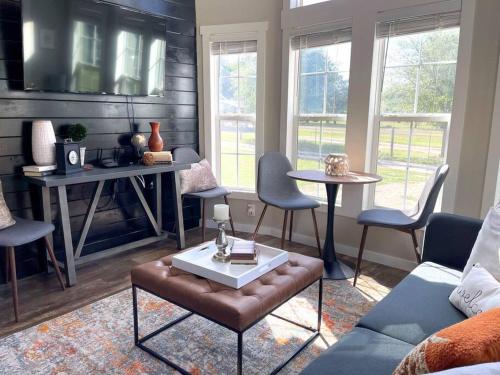 Pet friendly Tiny House Rental with new Access to Guadalupe River NBTX in New Braunfels, USA