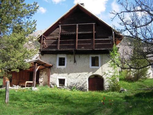 MAISON CARAIL Névache 14 personnes gîte à louer Névache