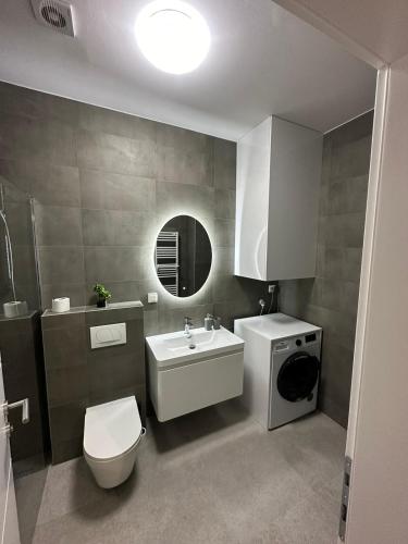 One-Bedroom Apartment image 6