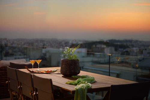 Super Athens Home Altius Lodge In Kolonaki Spectacular Rooftop Views Of Athens, Athen (Foto 9)