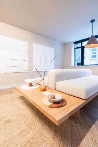 Brand New, Modern Studio Apartment in Loop Street - Tap to explore photos
