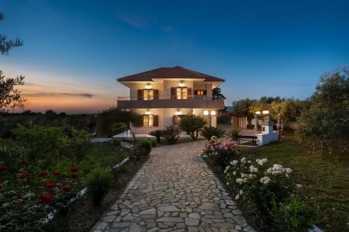 Garden House with Pool, 10min to center gîte à louer Tsompaná