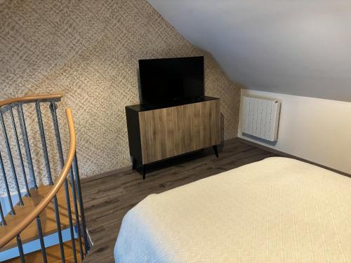 House with 2 bedrooms in Sains with enclosed garden and WiFi 25 km from the beach - image 3