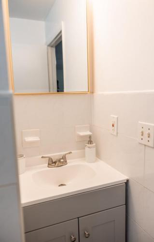 Sapphire Suite Near NYC in Bayonne, USA