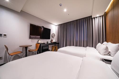 Sokcho Business Hotel CAMEL