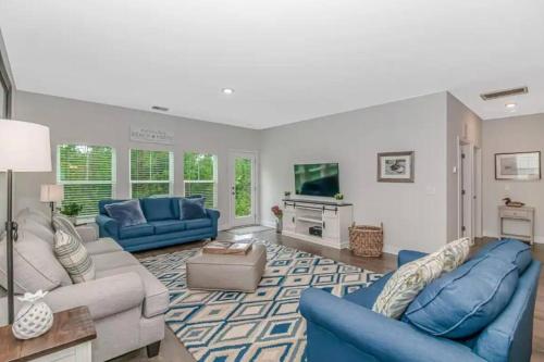 Tee Time-Golf Course Home with Pool Table, Ping Pong, and More! in Myrtle Beach, USA