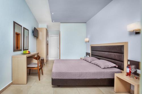 Iris Hotel - main image