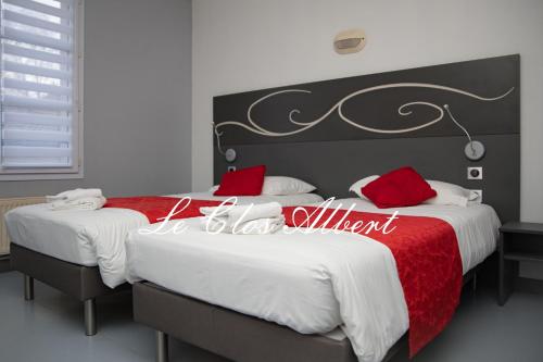 2 twin beds