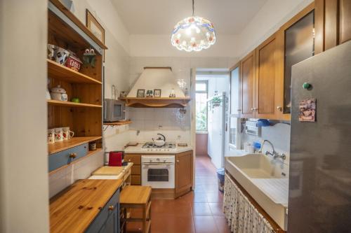 Trastevere 2 BR Cozy Apartment, Rzym (zdjęcie 8)