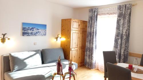 One-Bedroom Apartment with Garden View