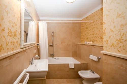 Family Suite (Building A)