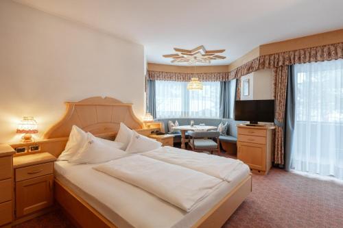 Double Room with Mountain View