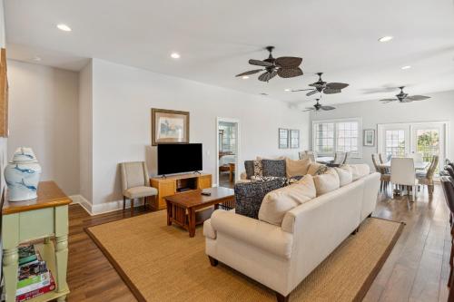 Southern Charm in Folly Beach, USA