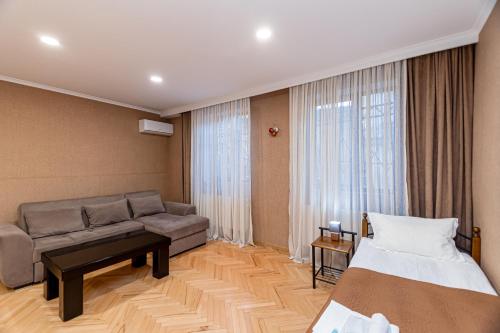 Apartment on Borbalo 16, Tbilisi (foto 10)
