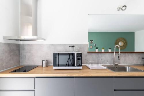 Beautiful apartment with terrace + private parking, Toulouse (photo 10)