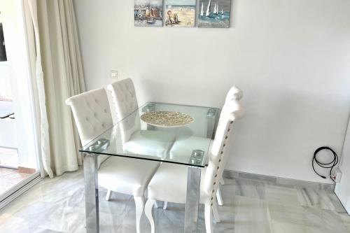 MI CAPRICHO Beachfront 400 - Apartment With Sea Views Costa del Sol