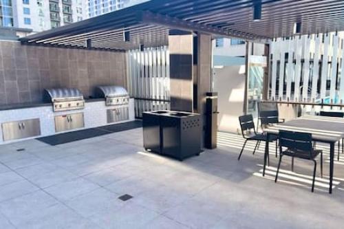 Luxe 1BR plus Den near Little Italy Gem in San Diego, USA