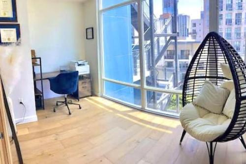 Luxe 1BR plus Den near Little Italy Gem in San Diego, USA