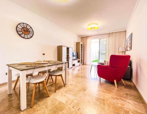 Fantastic Ocean View Apt AC! Parking! Terrace! PA86 - image 5