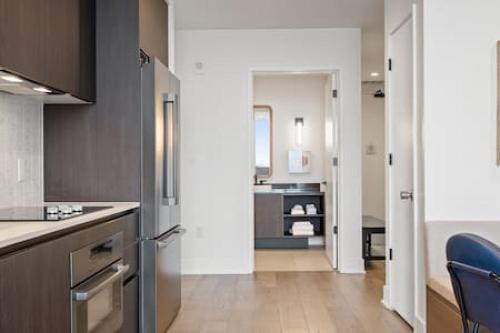 2BR Lux Highrise + Austin + Vibrant Rainey St in Austin, USA