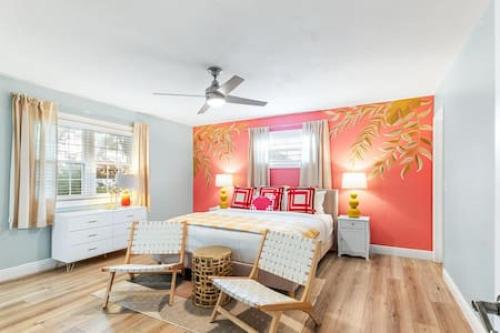 Villa de Palmeras -- Heated Pool - Game Room - Beach in St. Augustine, USA