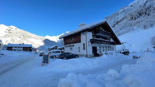 Skats, Sternen B&B & Ristorante in Elm