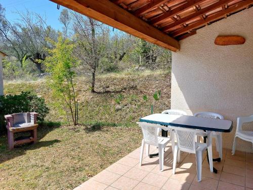 2 bedrooms, 4 beds