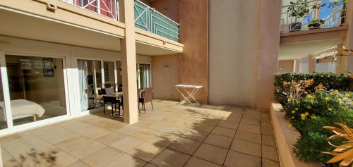CAP HERMES 2-3 pieces avec grande terrasse et apercu mer - image 5