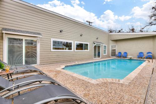Boat House - A Birdy Vacation Rental in San Antonio, USA