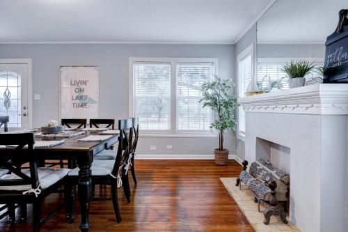 Boat House - A Birdy Vacation Rental in San Antonio, USA