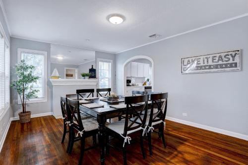 Boat House - A Birdy Vacation Rental in San Antonio, USA