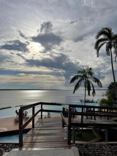 Tropical Executive Hotel in 河濱