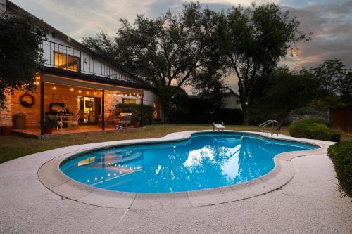 Groovy - A Birdy Vacation Rental in Universal City, USA