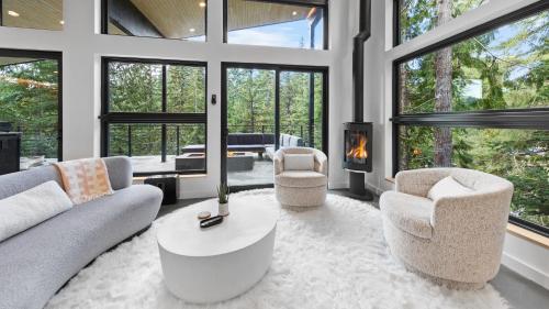 RAVN HAÜS - Oregon's Premier Alpine Retreat detail