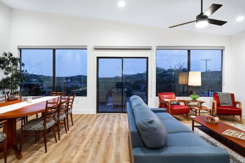 Hilltop - A Birdy Vacation Rental in Fischer, USA
