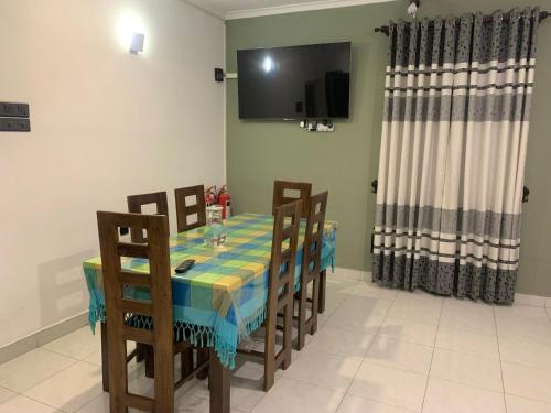 共用ラウンジ/TVエリア, DELMOND Lake - Anuradhapura in アヌラーダプラ