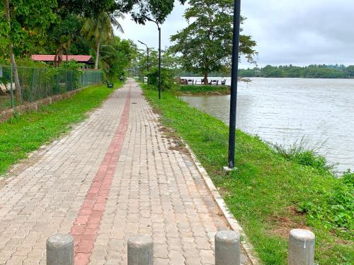 周辺案内, DELMOND Lake - Anuradhapura in アヌラーダプラ