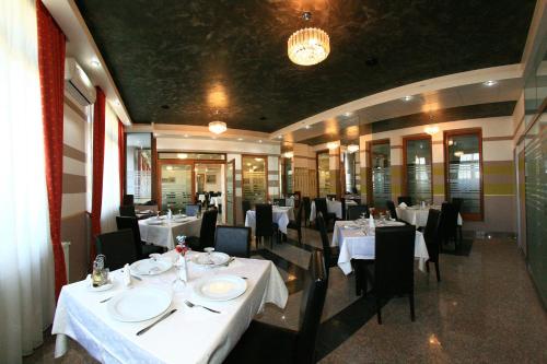 Hotel Seneca - image 11
