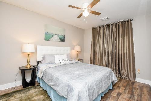 Relax and Unwind at Our 7BR Oasis in Conroe, USA