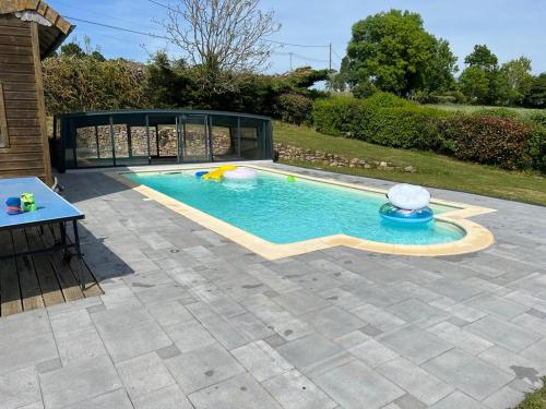 Maison 4ch avec piscine couverte chauffée gîte à louer Saint-Aubin-du-Désert