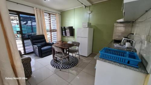 Cosy 2 bedroom unit with pool,Wifi