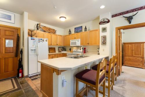 5949 Hidden River Lodge Condo in Keystone, USA