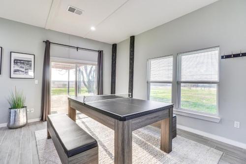 Modern Farmhouse in Del Valle Rural Setting! in Del Valle, USA