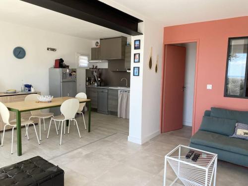 Appartement avec terrasse en front de mer LES ROMARINS - Location saisonnière - Narbonne