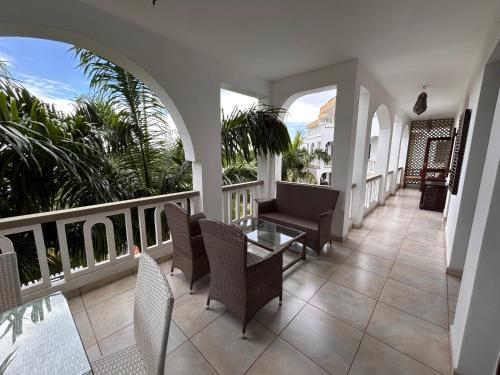 Beach Front Spacious Apartment with Oceanview -- Lantana Galu Beach Apartment