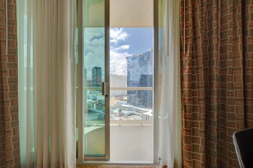 Comfort Suite at MGM Signature Balcony Strip View, Las Vegas (photo 10)
